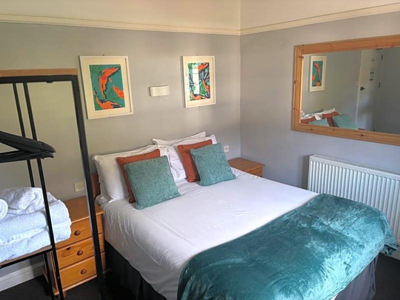 The Yacht Inn