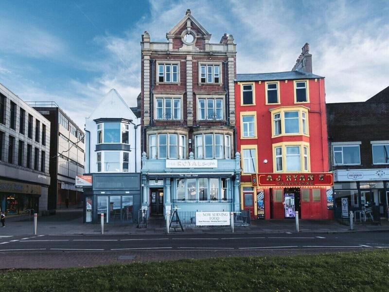 The Royal Hotel   Rooms image