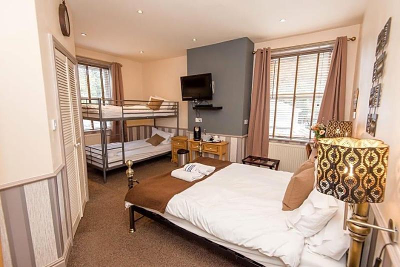 Dimple Well Lodge Hotel image