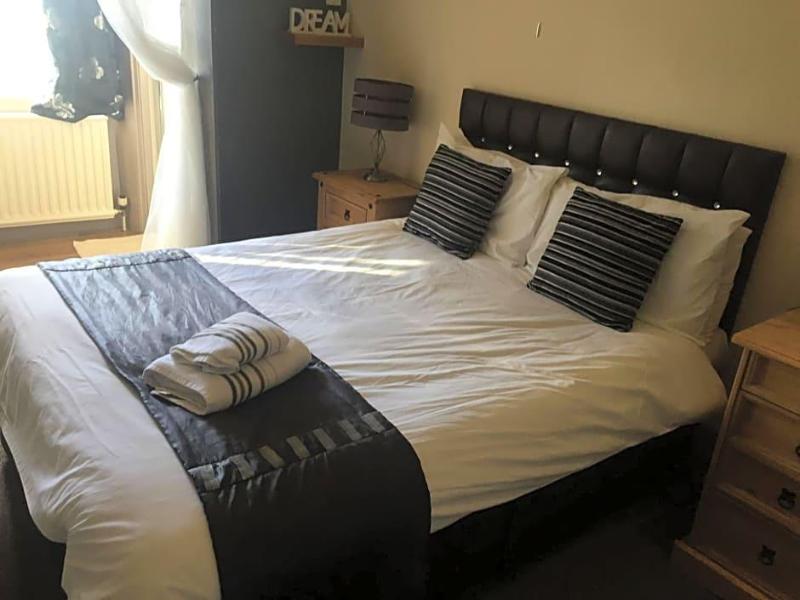 Dimple Well Lodge Hotel image