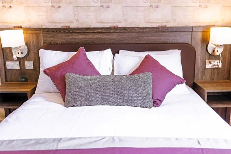 The Bull Hotel image