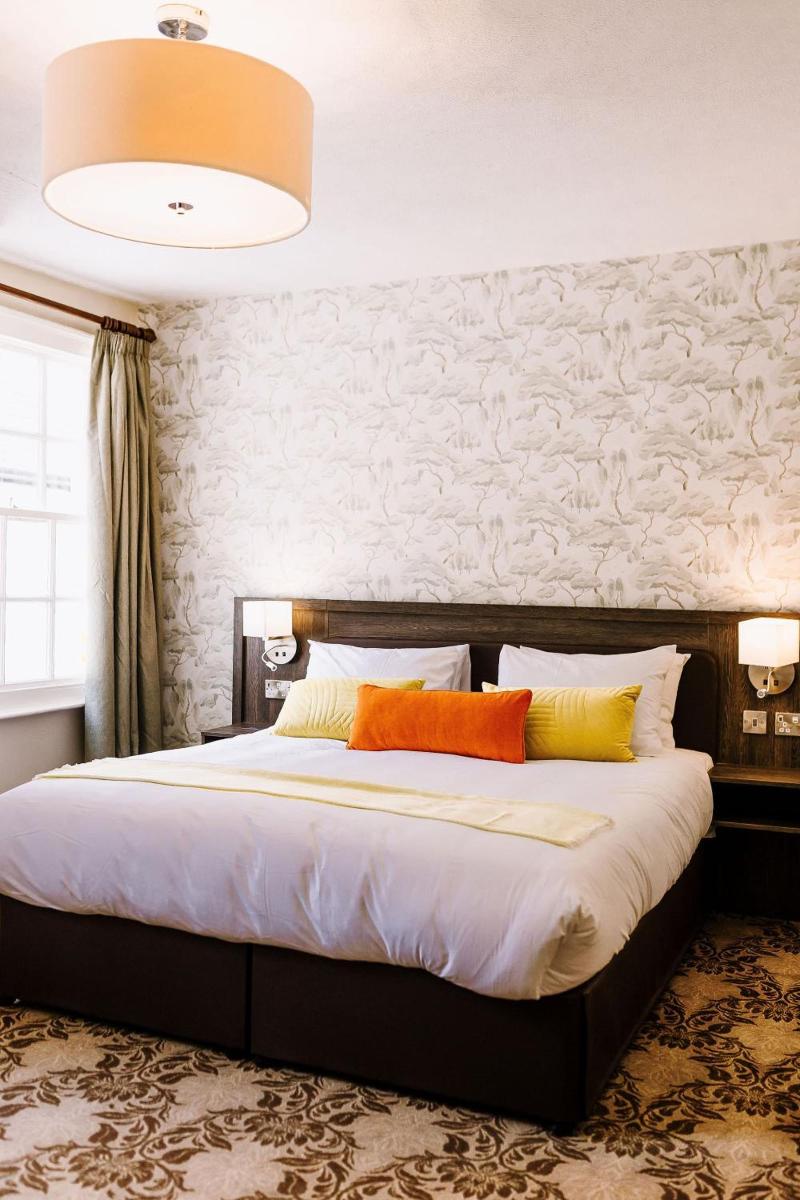 The Bull Hotel image
