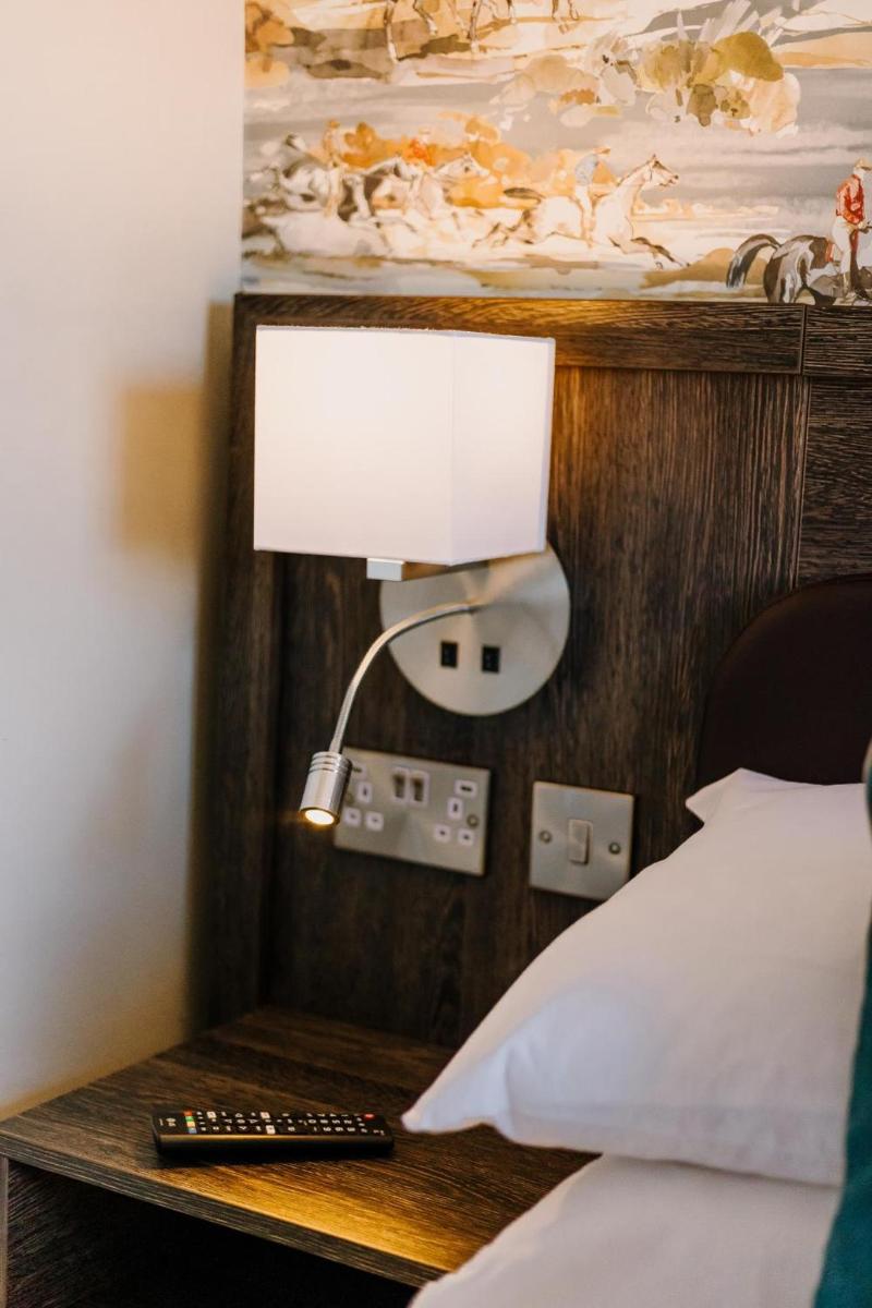 The Bull Hotel image