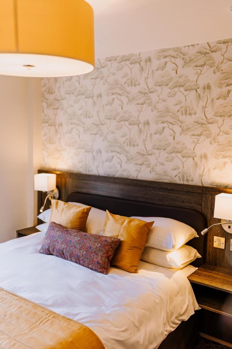 The Bull Hotel image