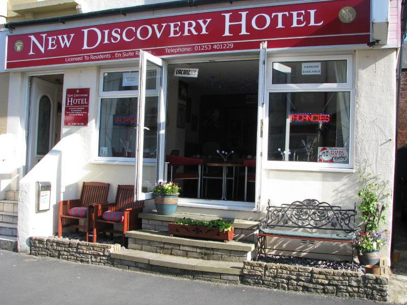 The New Discovery Hotel image