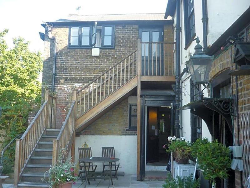 The Darnley Arms image