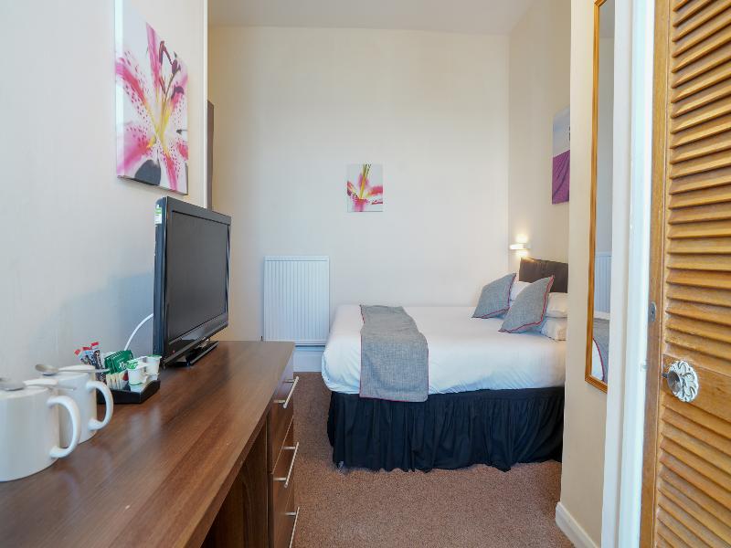 Shanklin Beach Hotel image