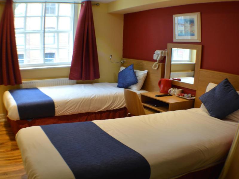 Le Ville Hotel image