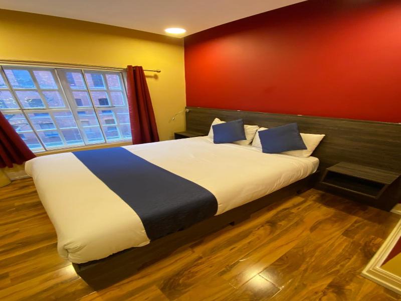 Le Ville Hotel image