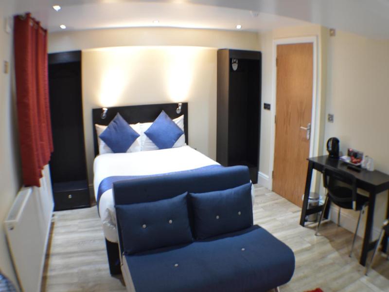 Le Ville Hotel image