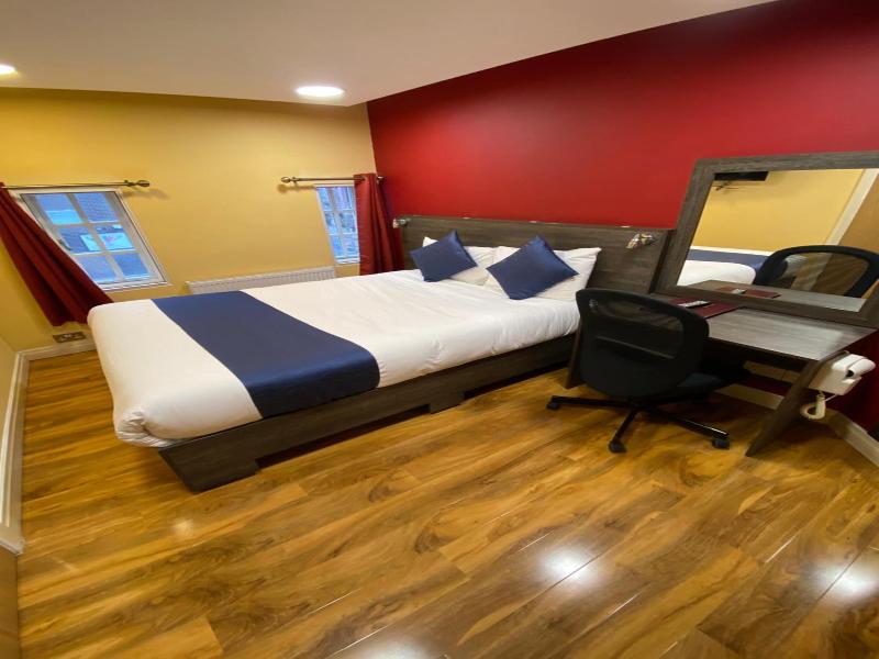 Le Ville Hotel image