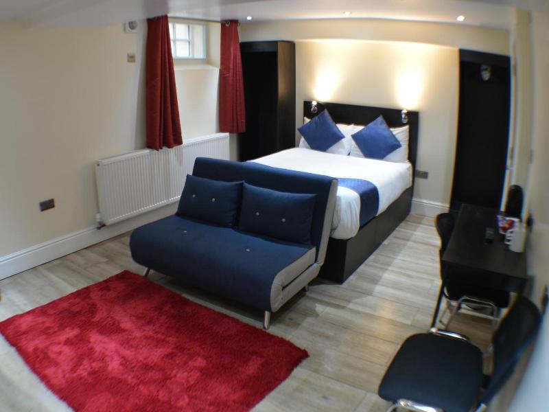 Le Ville Hotel image
