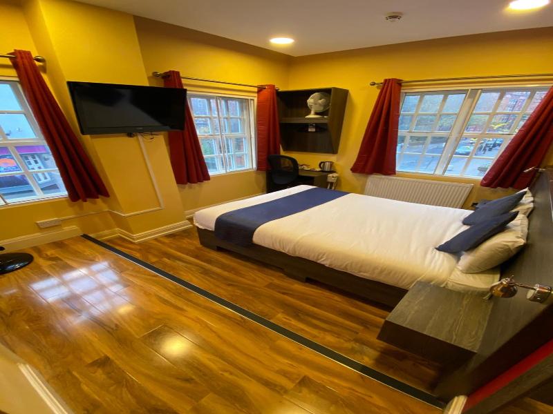 Le Ville Hotel image