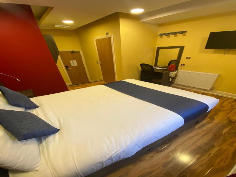 Le Ville Hotel image