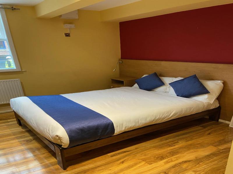 Le Ville Hotel image