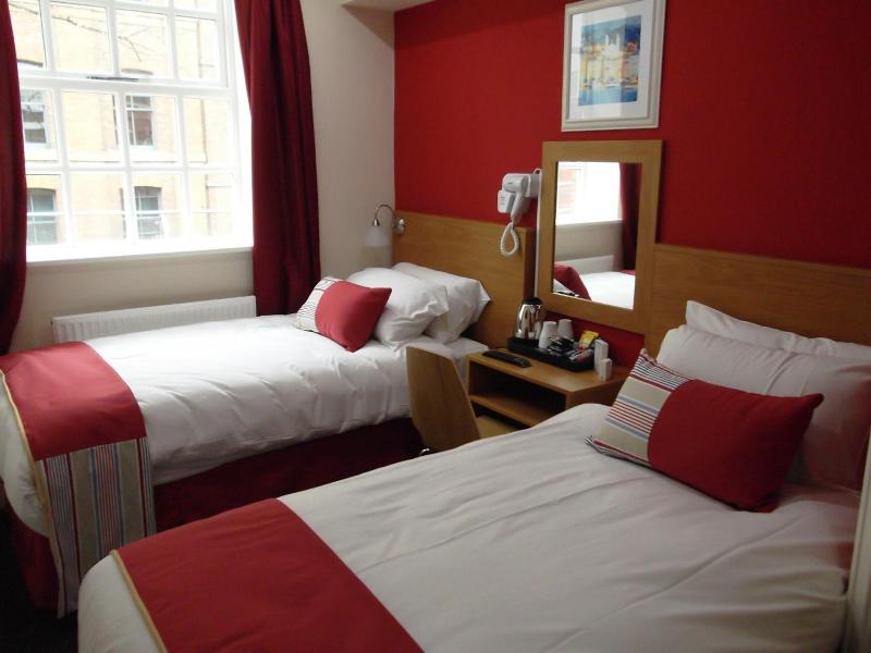 Le Ville Hotel image