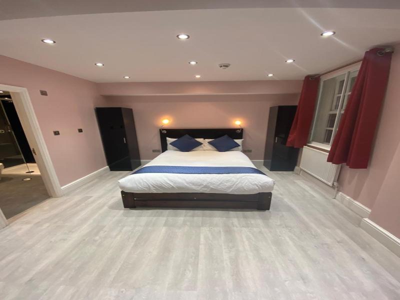 Le Ville Hotel image