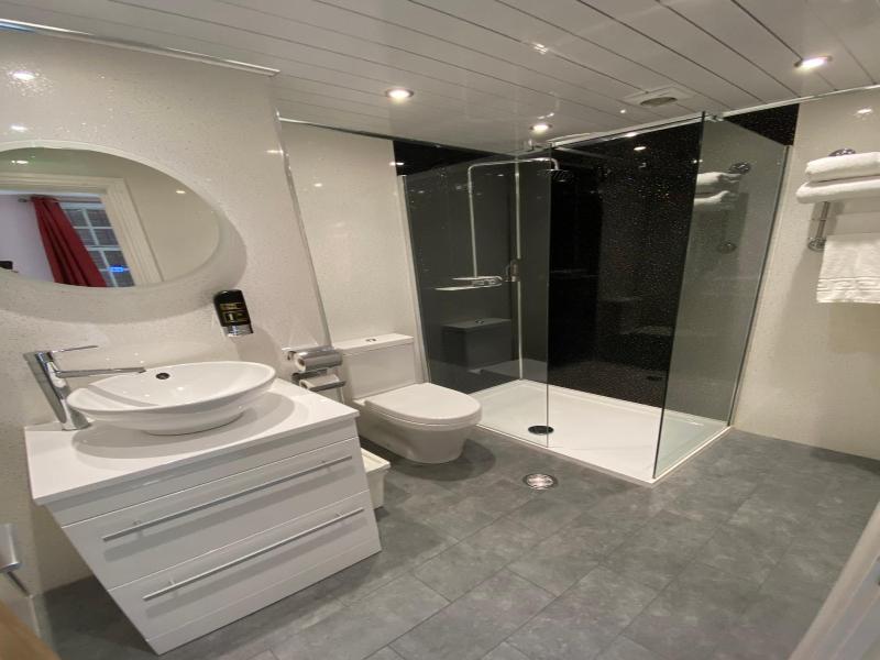 Le Ville Hotel image