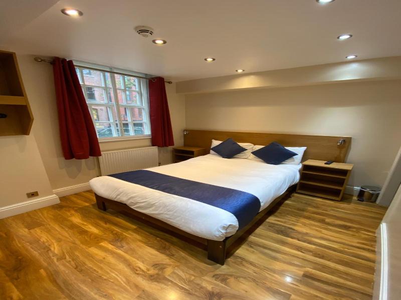 Le Ville Hotel image