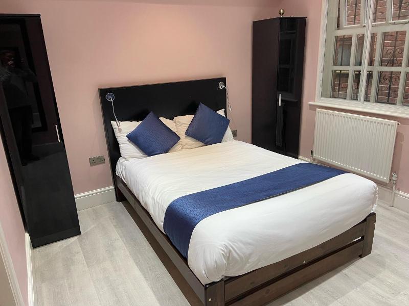 Le Ville Hotel image
