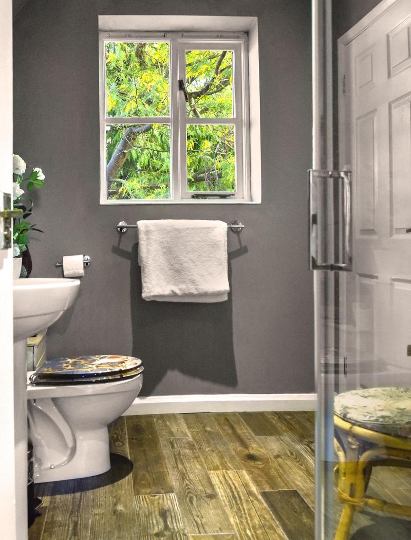 ward avenue bed and breakfast image