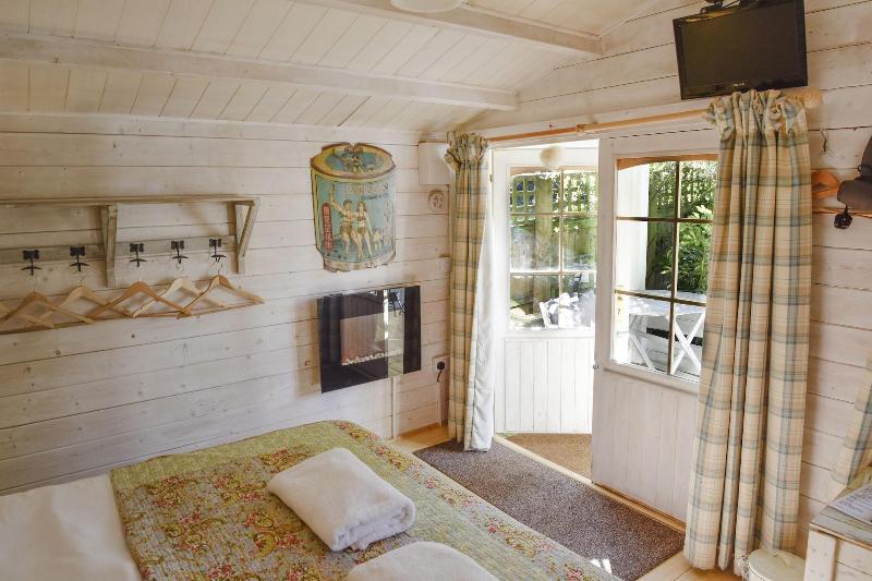 ward avenue bed and breakfast image