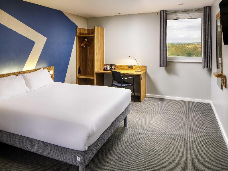 ibis budget London Heathrow Central image