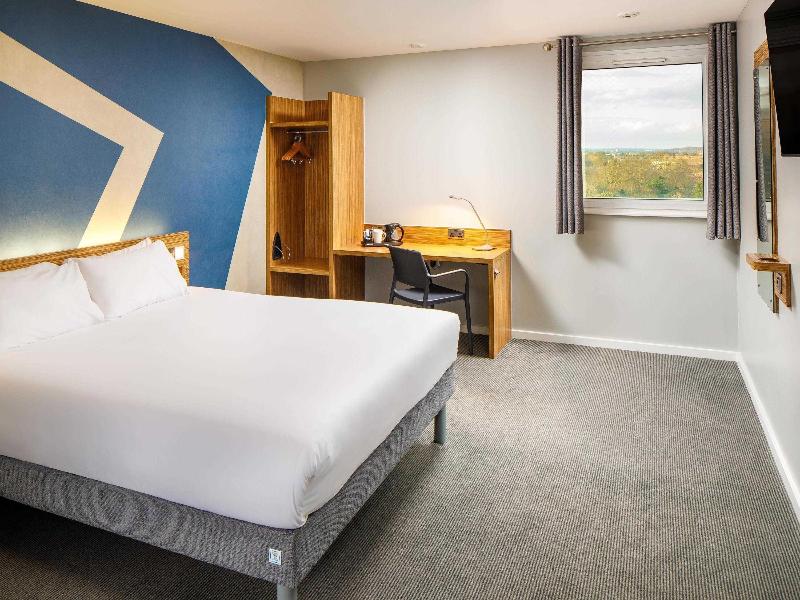 ibis budget London Heathrow Central image