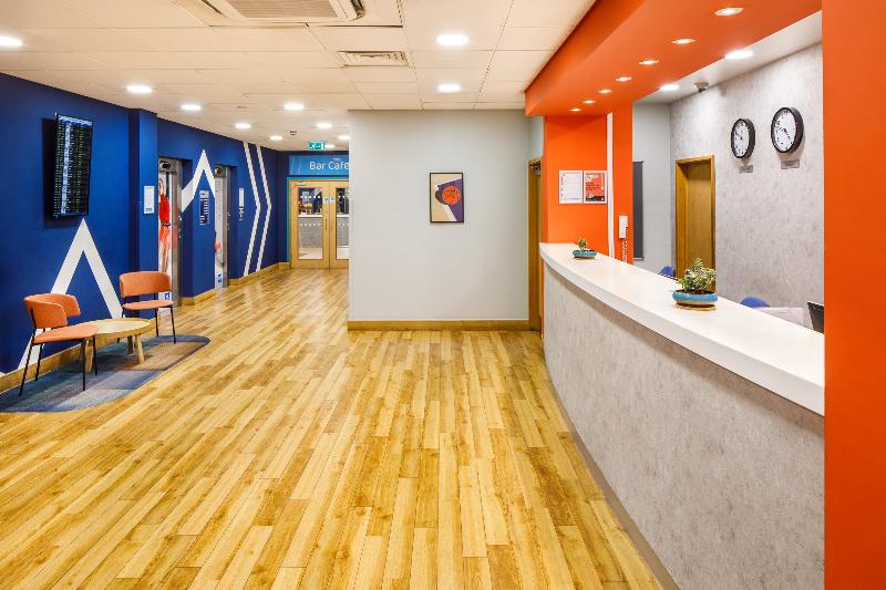 ibis budget London Heathrow Central image