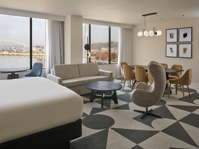 Sheraton Pittsburgh Hotel at Station Square image