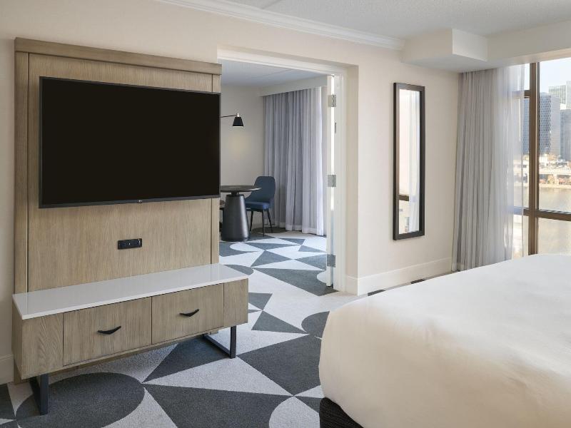 Sheraton Pittsburgh Hotel at Station Square image