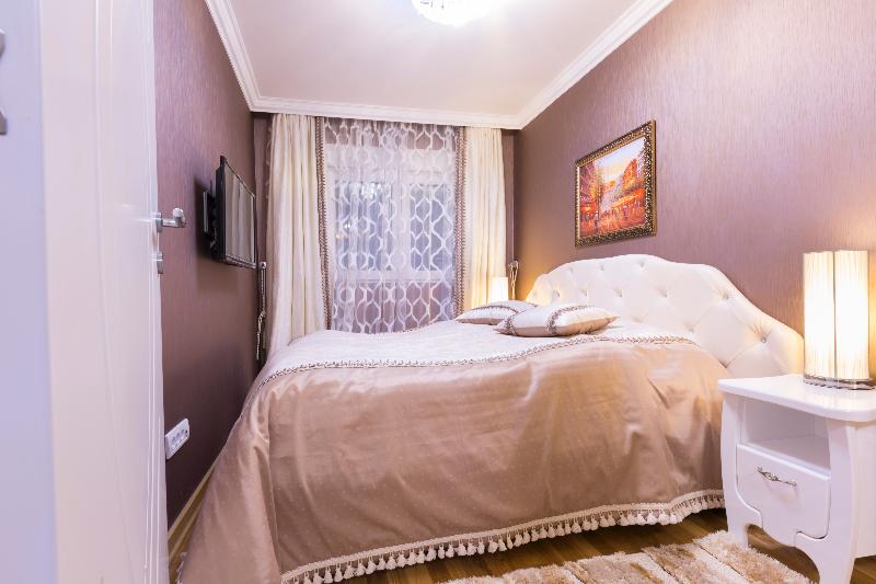 Lazar Lux Apartments