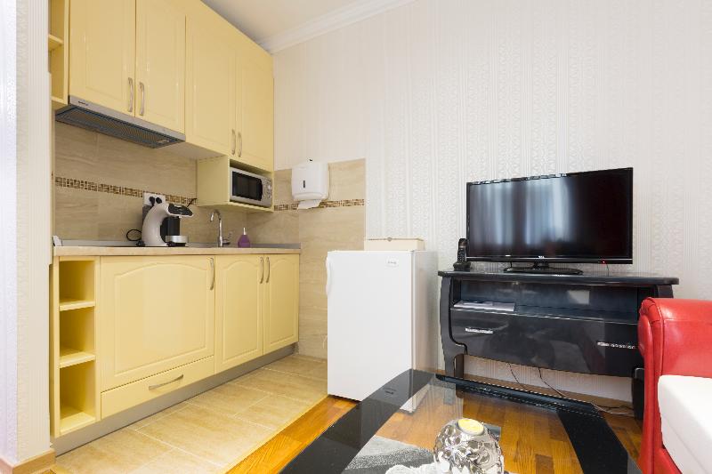 Lazar Lux Apartments