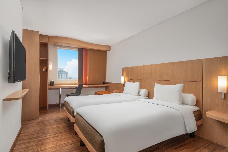 Ibis Gading Serpong image 1