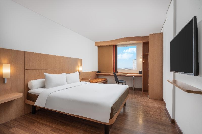 Ibis Gading Serpong image