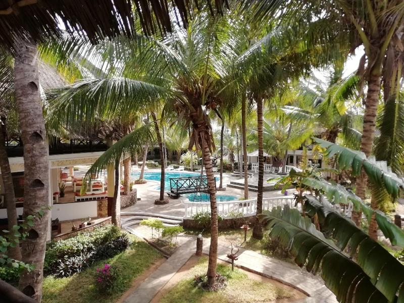 Aquarius Beach Resort image