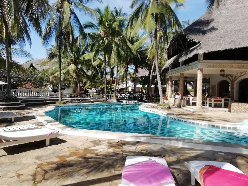 Aquarius Beach Resort image