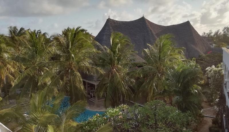Aquarius Beach Resort image