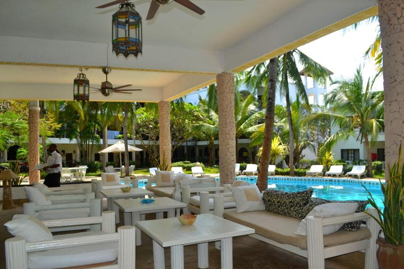 Aquarius Beach Resort image