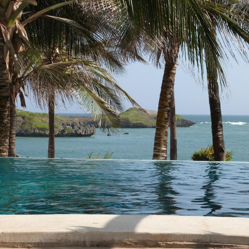 Aquarius Beach Resort image