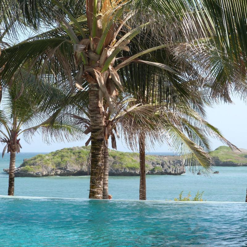 Aquarius Beach Resort image