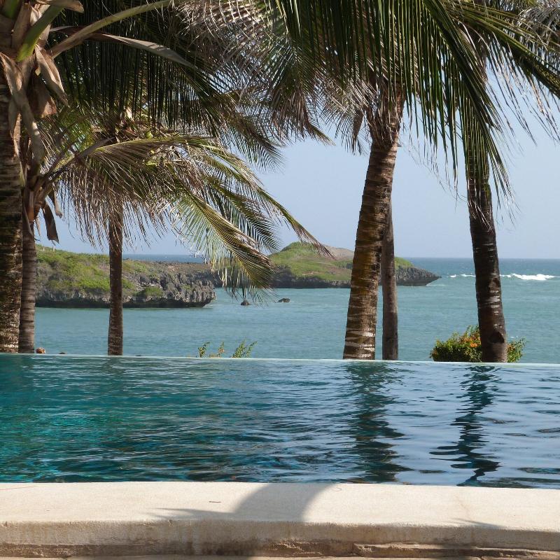 Aquarius Beach Resort image