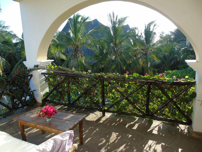 Aquarius Beach Resort image