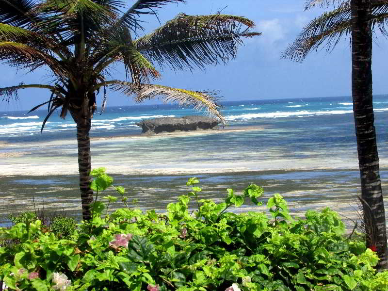 Aquarius Beach Resort image