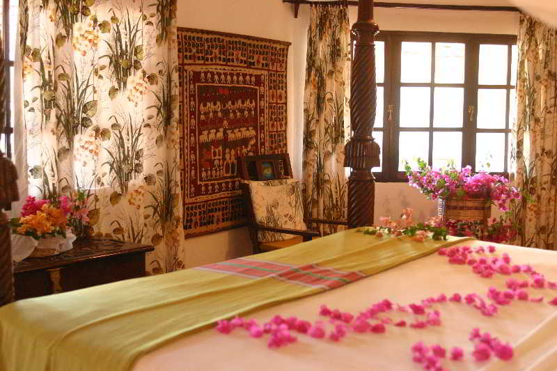 Aquarius Beach Resort image
