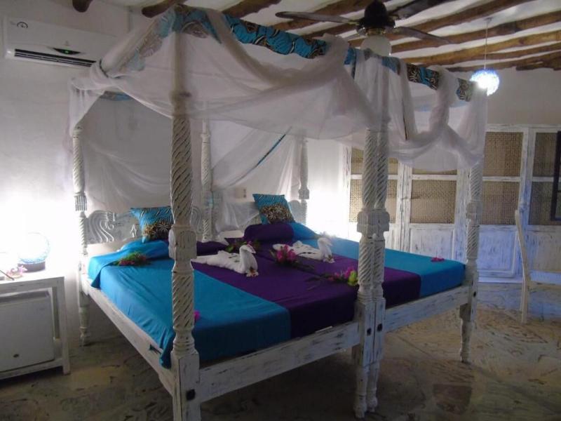 Aquarius Beach Resort image