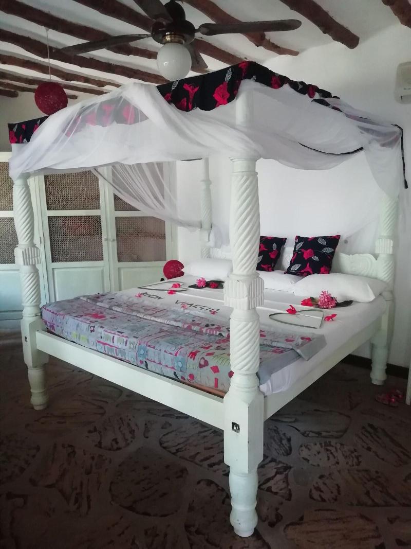 Aquarius Beach Resort image