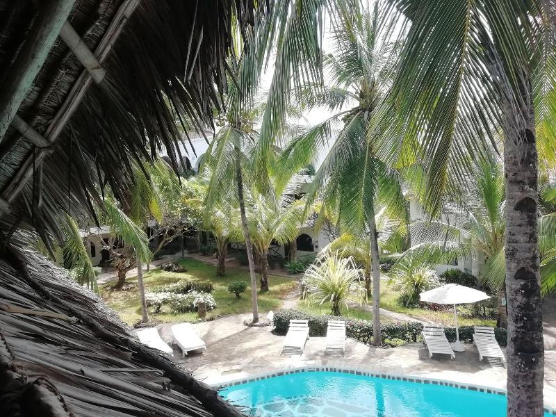 Aquarius Beach Resort image