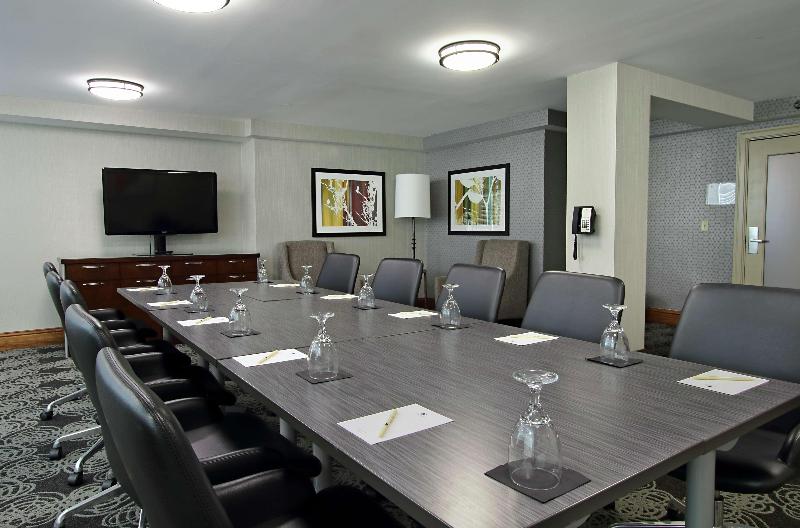 Doubletree By Hilton Newark image