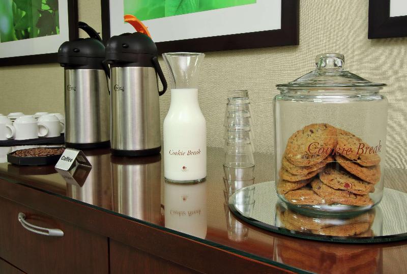 Doubletree By Hilton Newark image